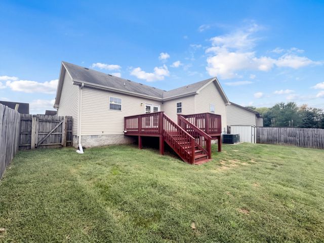 671 Fox Trail Ct, Clarksville, TN 37040