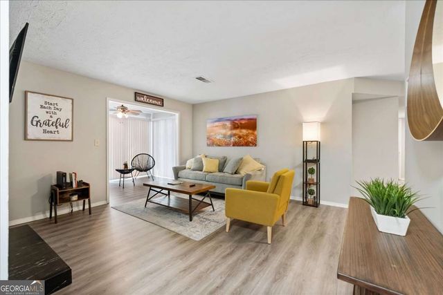 2102 Augusta Drive SE 21, Marietta, GA 30067