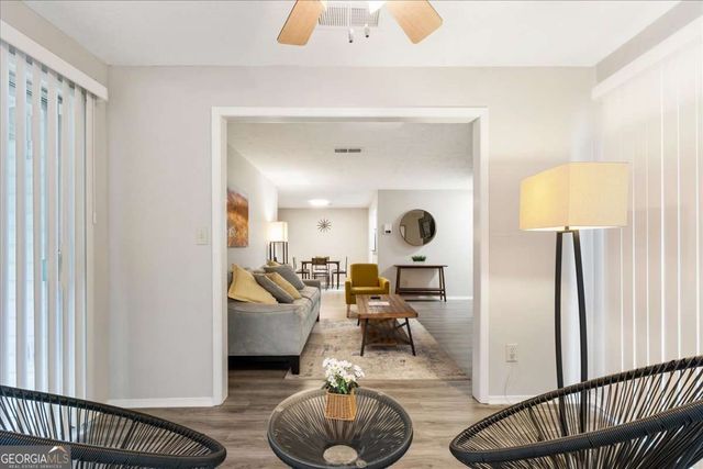 2102 Augusta Drive SE 21, Marietta, GA 30067
