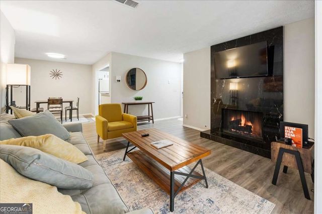 2102 Augusta Drive SE 21, Marietta, GA 30067