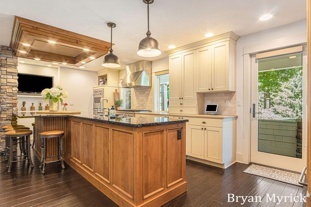 1400 W 32nd Street, Laketown Twp, MI 49423