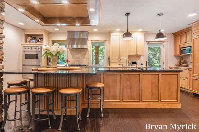 1400 W 32nd Street, Laketown Twp, MI 49423