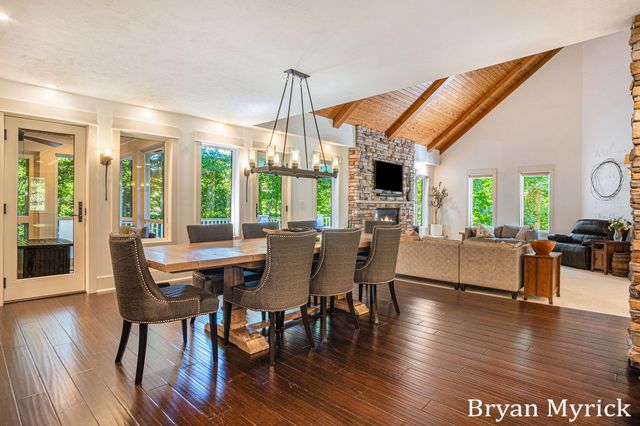 1400 W 32nd Street, Laketown Twp, MI 49423