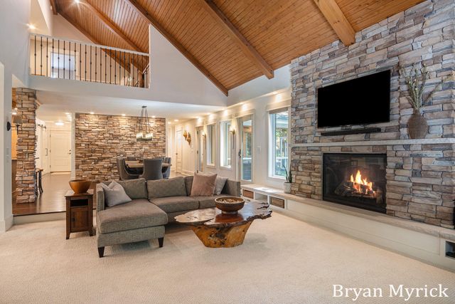 1400 W 32nd Street, Laketown Twp, MI 49423