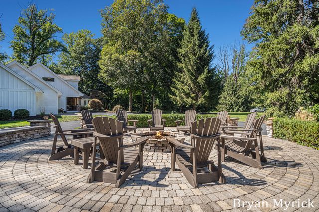 1400 W 32nd Street, Laketown Twp, MI 49423