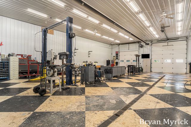 1400 W 32nd Street, Laketown Twp, MI 49423