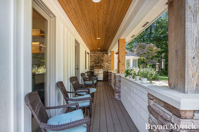 1400 W 32nd Street, Laketown Twp, MI 49423