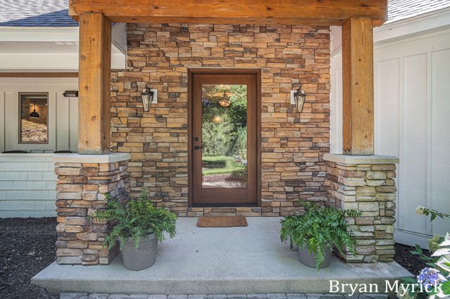 1400 W 32nd Street, Laketown Twp, MI 49423