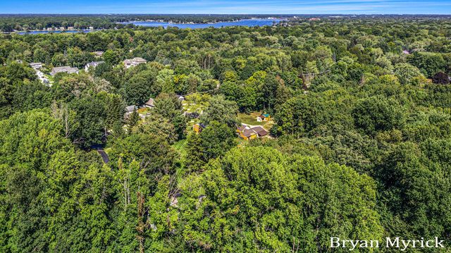 1400 W 32nd Street, Laketown Twp, MI 49423