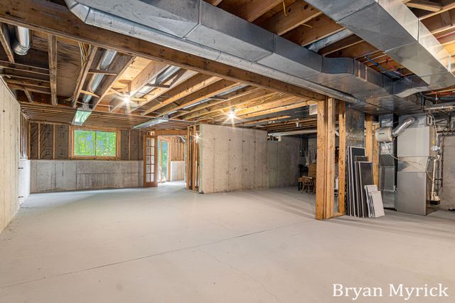 1400 W 32nd Street, Laketown Twp, MI 49423