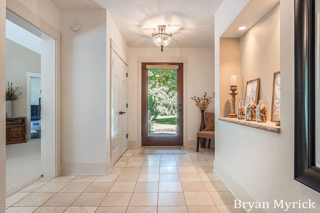 1400 W 32nd Street, Laketown Twp, MI 49423