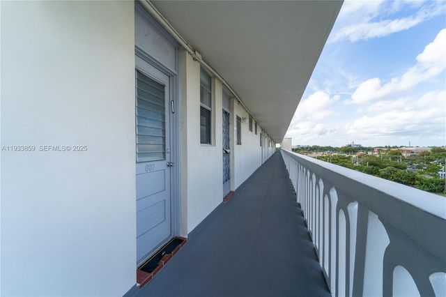 2855 Leonard Drive H607, Aventura, FL 33160