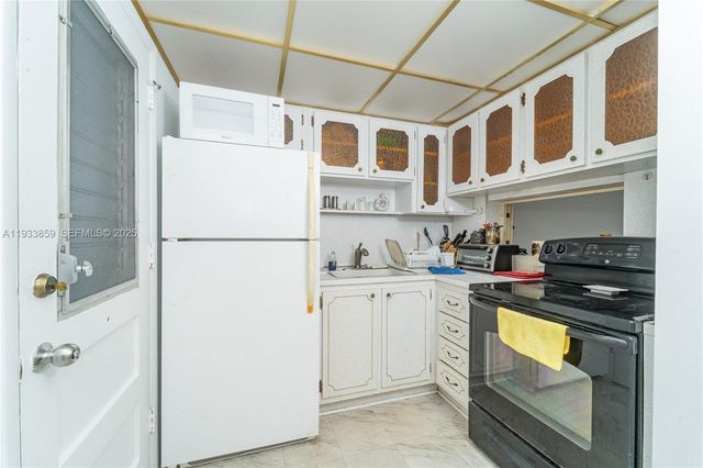 2855 Leonard Drive H607, Aventura, FL 33160