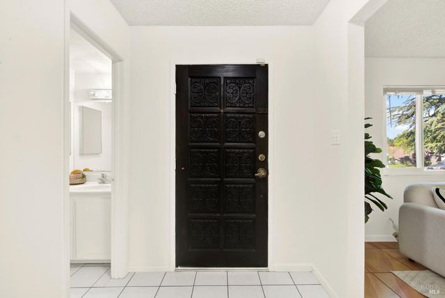 460 Turner Dr, Benicia, CA 94510