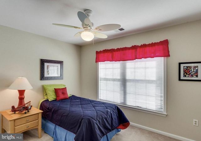 5511 VILLAGE CENTER DR, Centreville, VA 20120