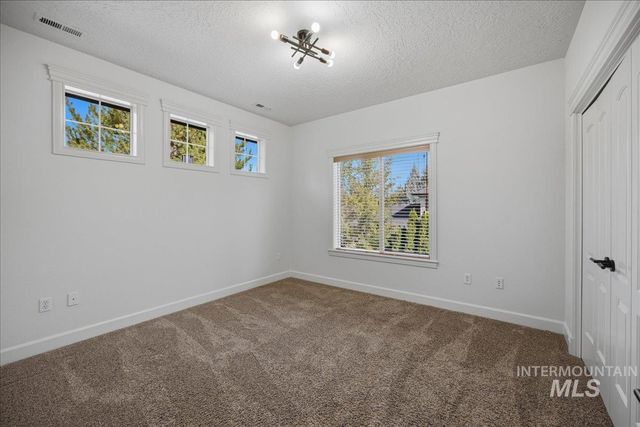 9395 W Pandion Ct, Garden City, ID 83714
