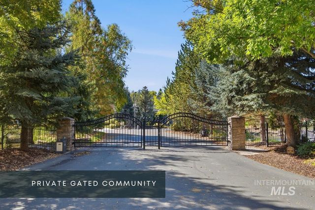 9395 W Pandion Ct, Garden City, ID 83714