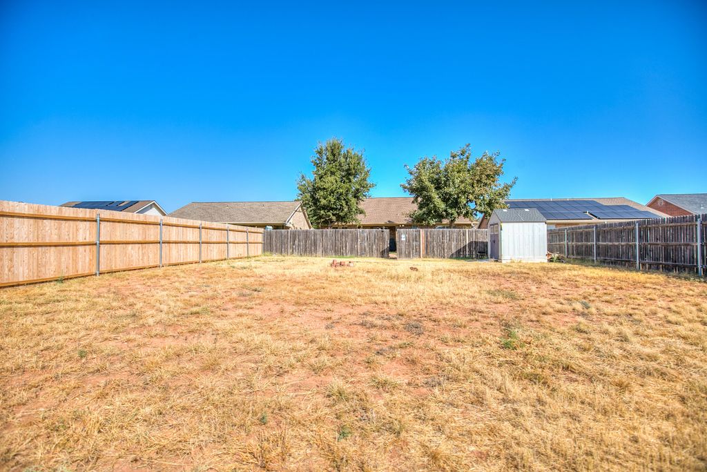 Image 12 of property listing at 4714 Oak Grove Boulevard, San Angelo, TX 76904