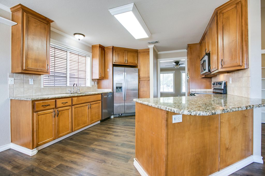 Image 18 of property listing at 4714 Oak Grove Boulevard, San Angelo, TX 76904