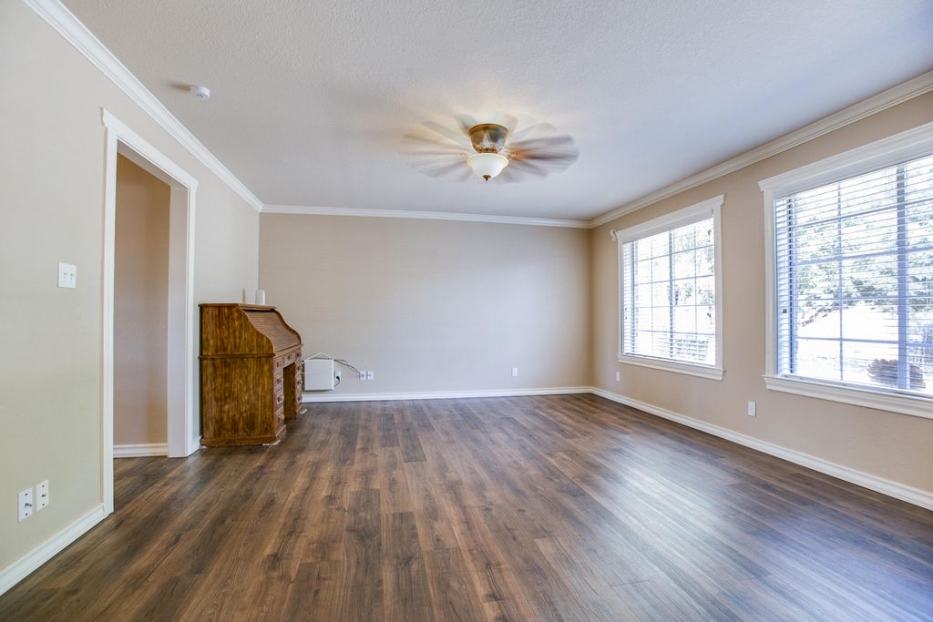Image 19 of property listing at 4714 Oak Grove Boulevard, San Angelo, TX 76904