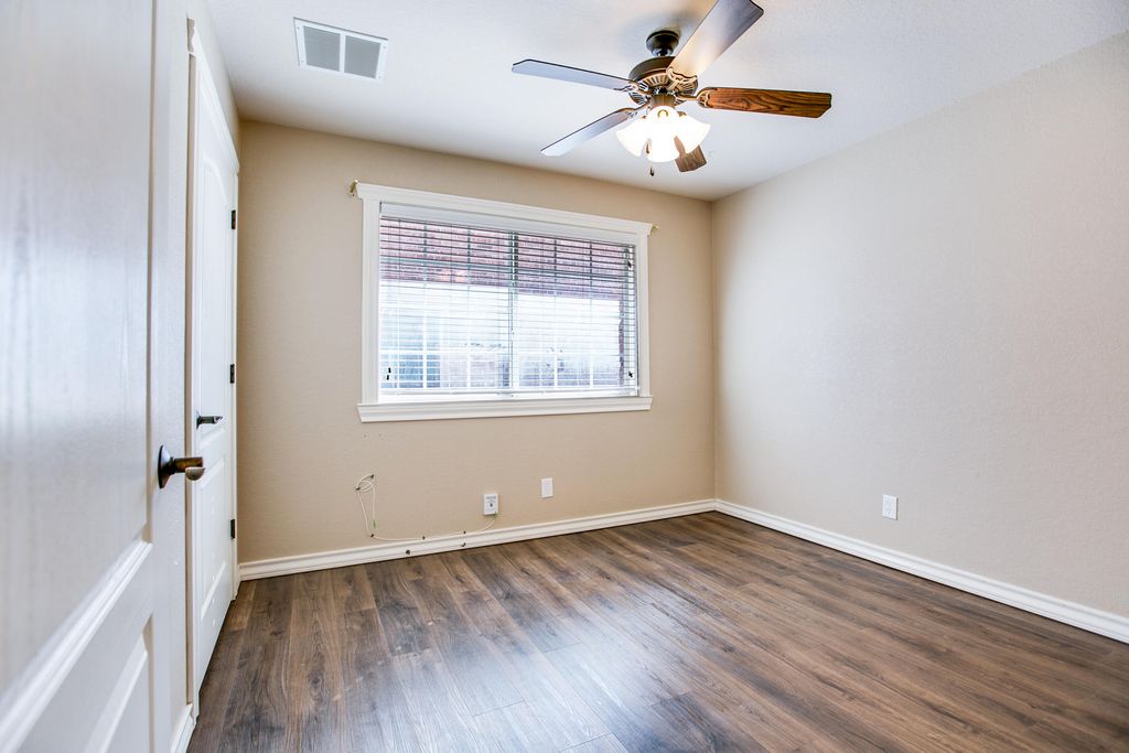 Image 23 of property listing at 4714 Oak Grove Boulevard, San Angelo, TX 76904
