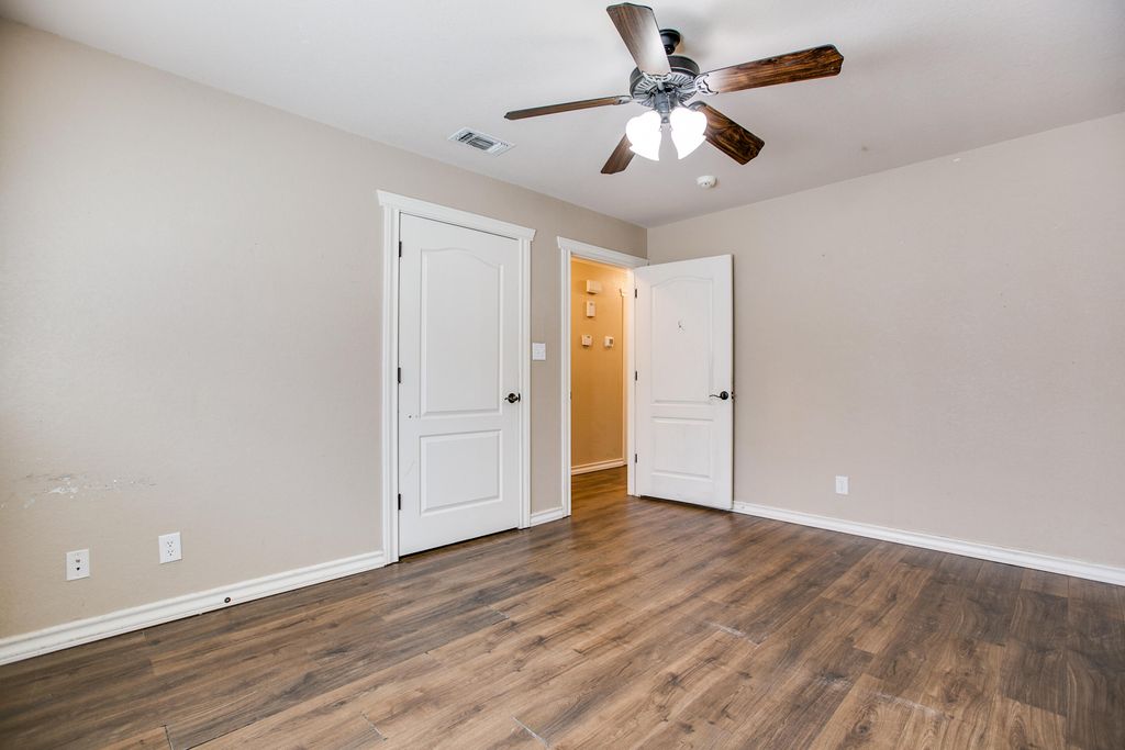 Image 35 of property listing at 4714 Oak Grove Boulevard, San Angelo, TX 76904
