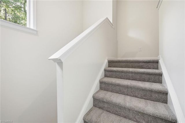 120 Maplewood Avenue, Thomasville, NC 27360