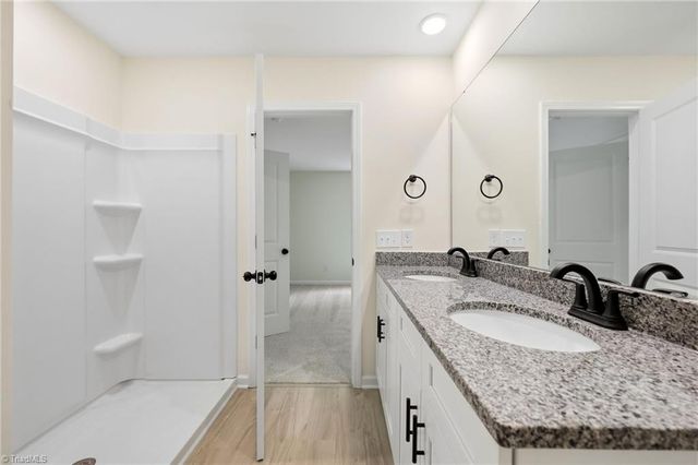 120 Maplewood Avenue, Thomasville, NC 27360