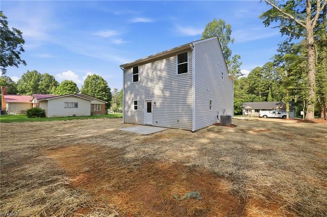120 Maplewood Avenue, Thomasville, NC 27360