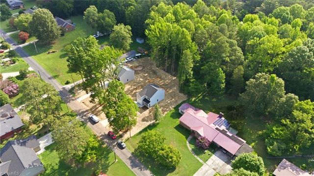 120 Maplewood Avenue, Thomasville, NC 27360