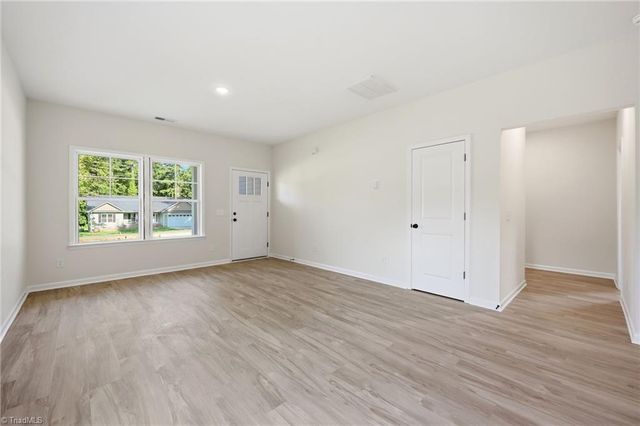 120 Maplewood Avenue, Thomasville, NC 27360