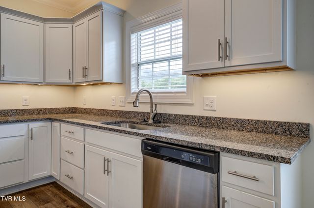 205 Mayflower Road, Johnson City, TN 37601