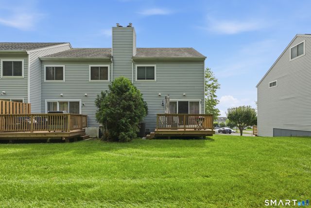 27 Sunridge Lane 27, Cromwell, CT 06416