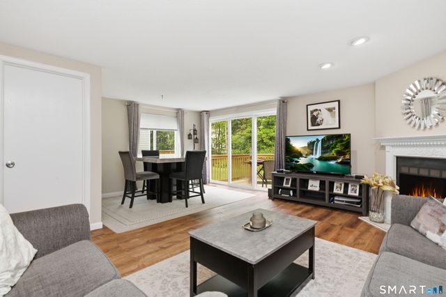 27 Sunridge Lane 27, Cromwell, CT 06416