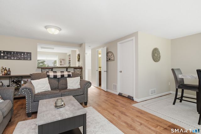 27 Sunridge Lane 27, Cromwell, CT 06416