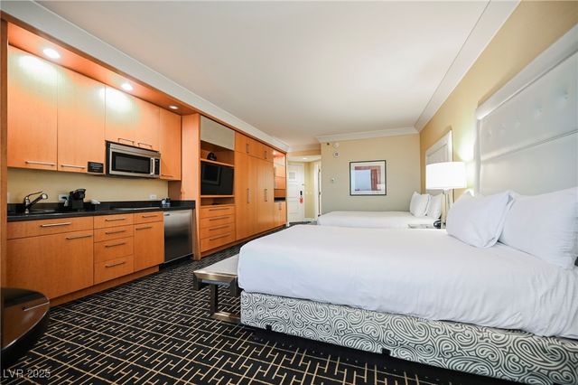 2000 FASHION SHOW Drive 5400, Las Vegas, NV 89109