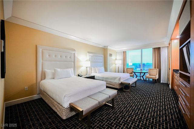 2000 FASHION SHOW Drive 5400, Las Vegas, NV 89109