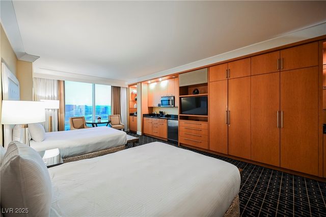 2000 FASHION SHOW Drive 5400, Las Vegas, NV 89109