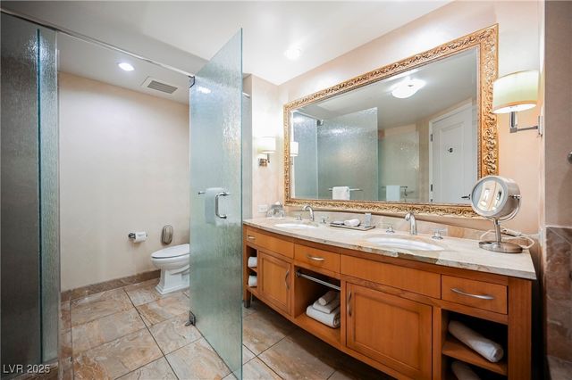 2000 FASHION SHOW Drive 5400, Las Vegas, NV 89109