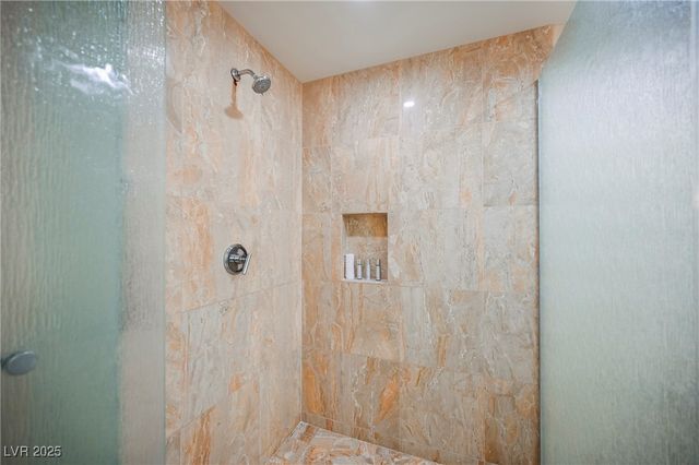 2000 FASHION SHOW Drive 5400, Las Vegas, NV 89109