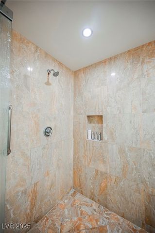 2000 FASHION SHOW Drive 5400, Las Vegas, NV 89109