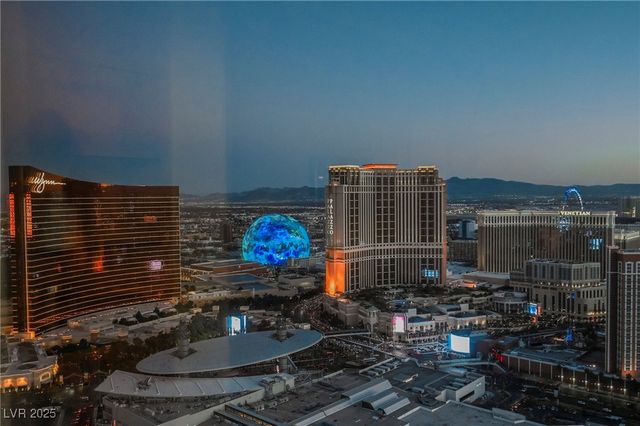 2000 FASHION SHOW Drive 5400, Las Vegas, NV 89109