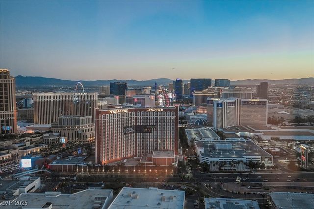 2000 FASHION SHOW Drive 5400, Las Vegas, NV 89109