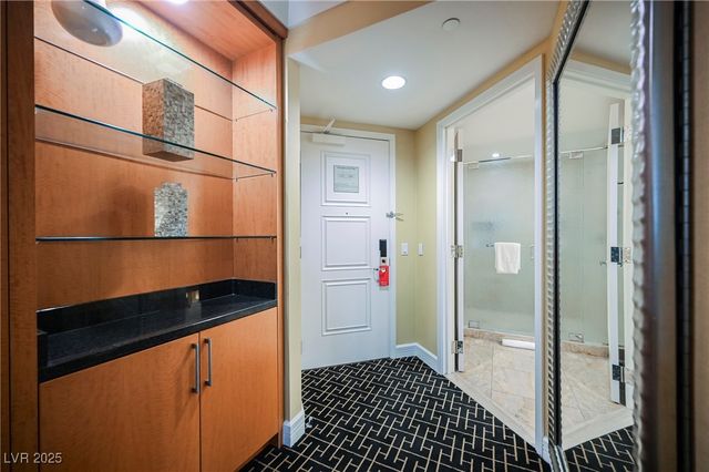 2000 FASHION SHOW Drive 5400, Las Vegas, NV 89109