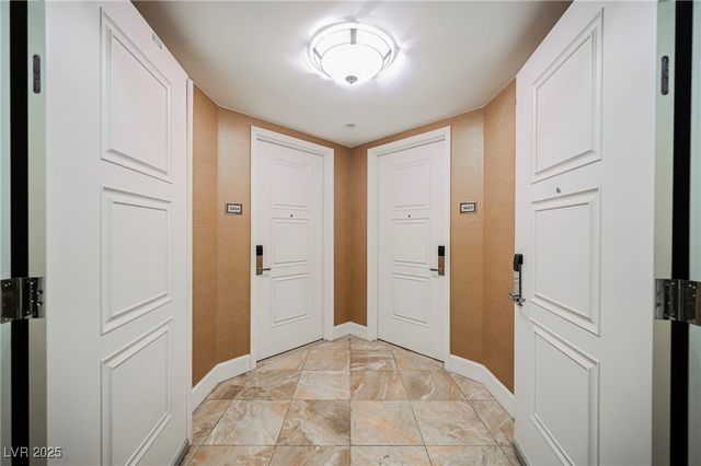 2000 FASHION SHOW Drive 5400, Las Vegas, NV 89109