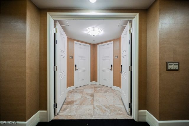 2000 FASHION SHOW Drive 5400, Las Vegas, NV 89109