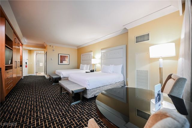 2000 FASHION SHOW Drive 5400, Las Vegas, NV 89109