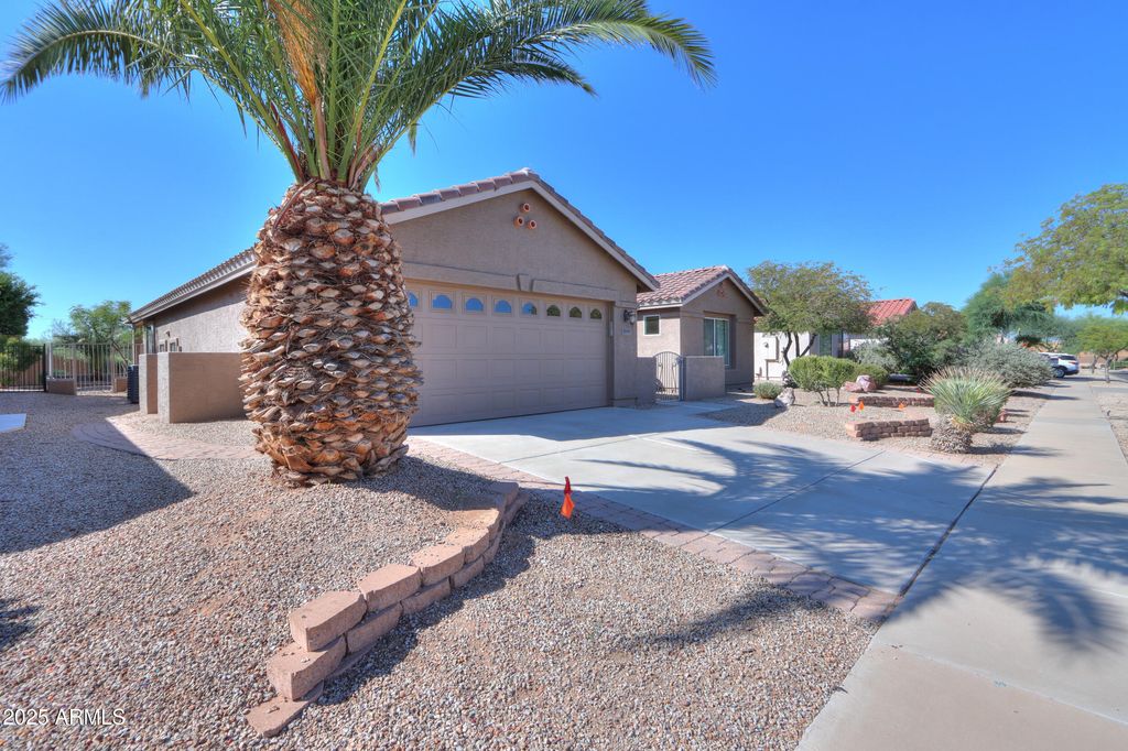 2385 E FIESTA Drive, Casa Grande, AZ 85194 — photo 3