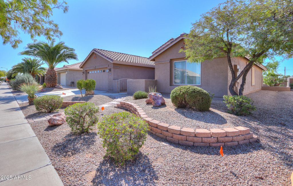 2385 E FIESTA Drive, Casa Grande, AZ 85194 — photo 4