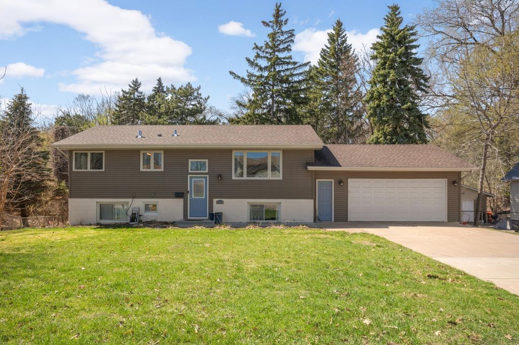 4042 Main Street NE, Fridley, MN 55421